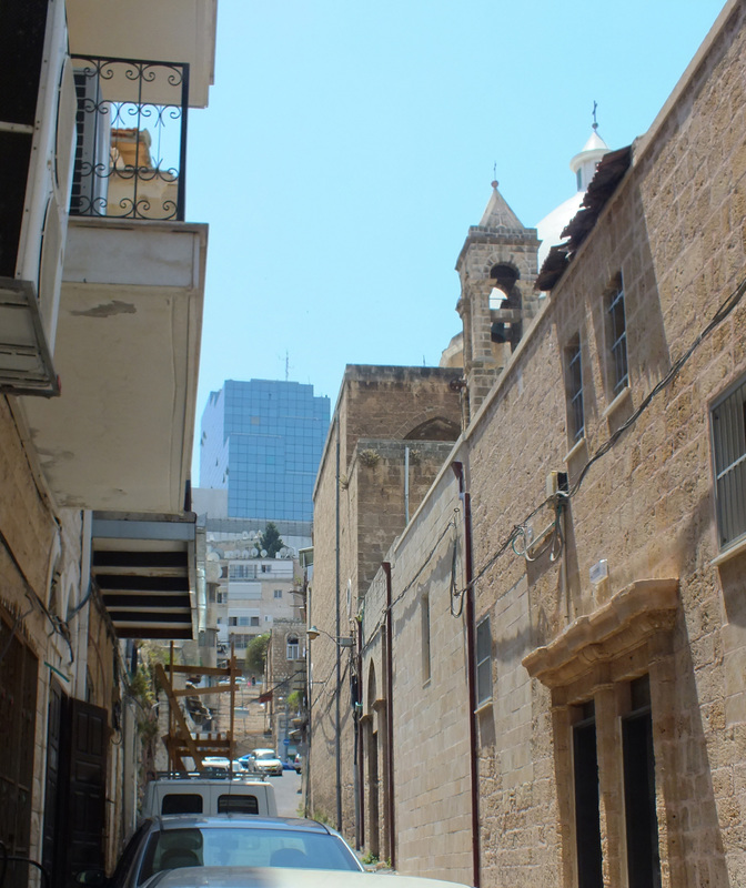 Street_in_Haifa.jpg